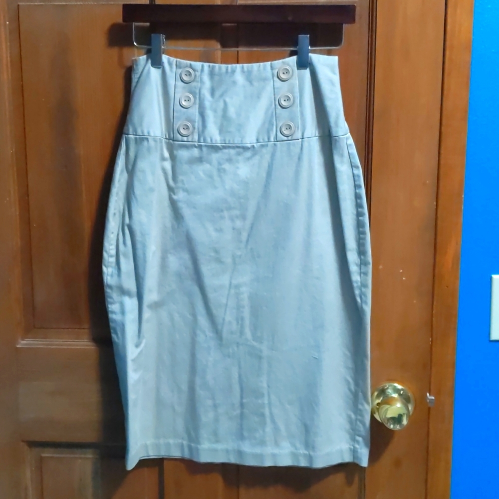 Classic pencil skirt size 9 khaki
